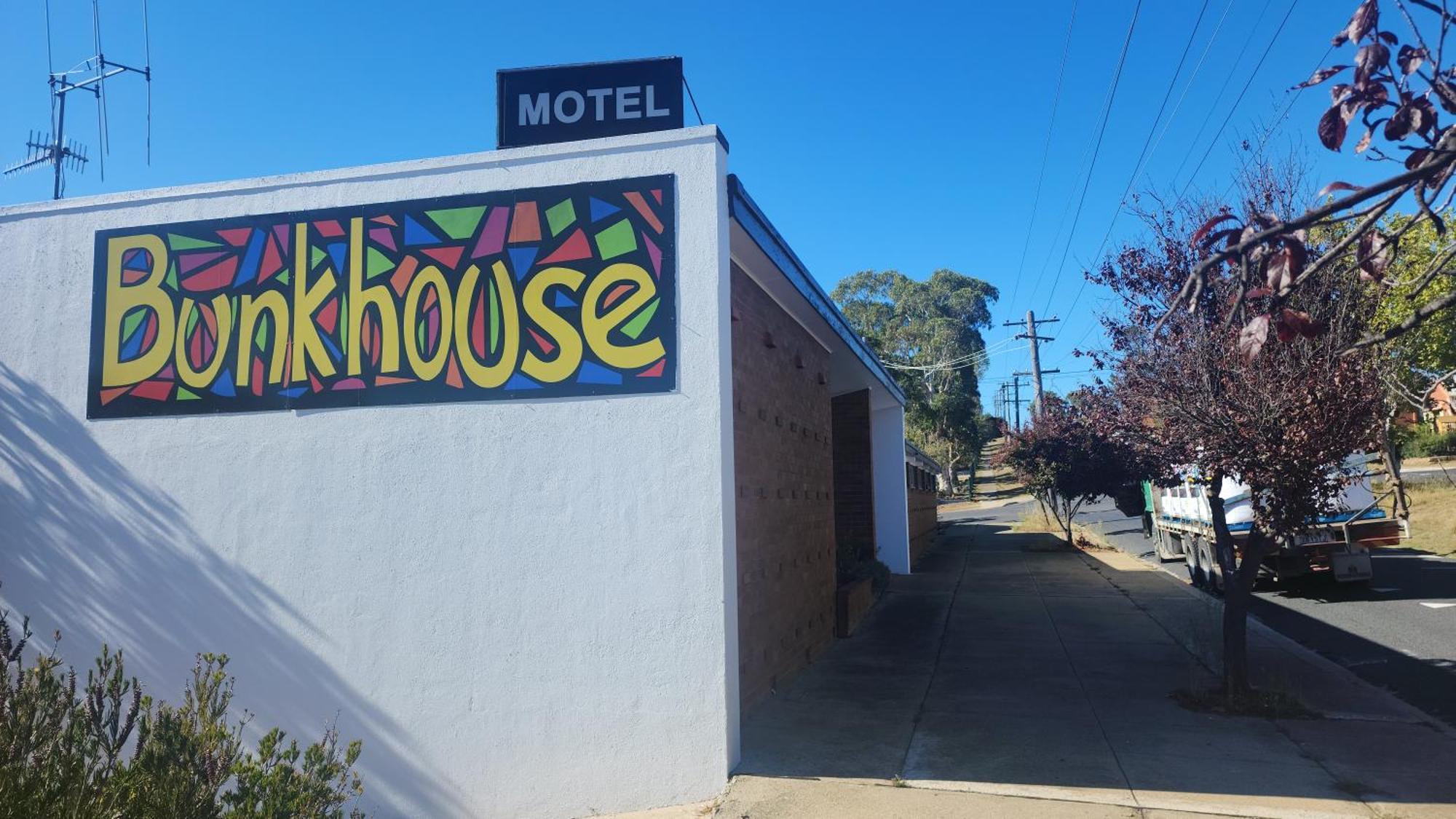 Bunkhouse Motel Кума Экстерьер фото